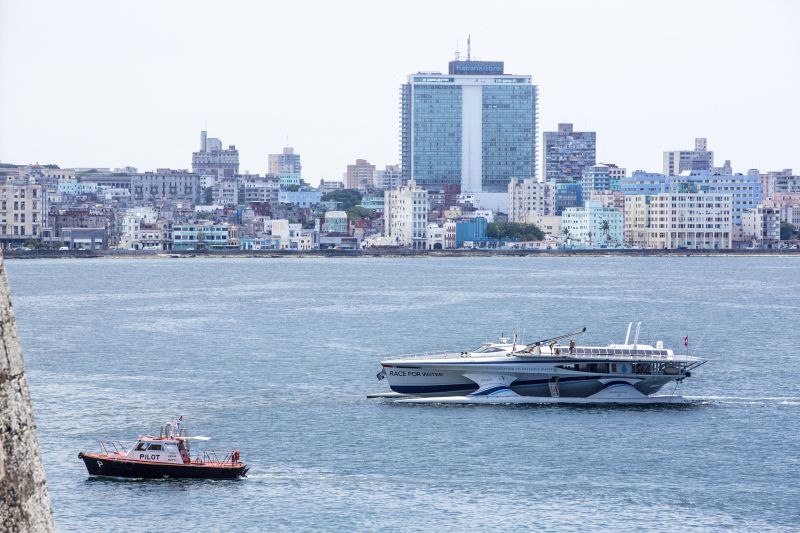 R4WO_CUBA_VESSEL_ARRIVAL_JULY_20_2017_PHOTO_PETER_CHARAF_M05A0007.jpg