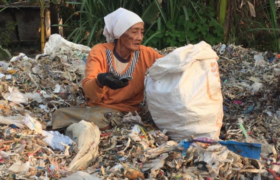Exposing the Scandal of Illegal Export of Plastics in Indonesia – Race For Water